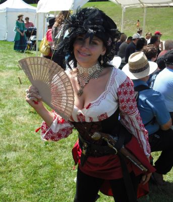 2(Sun) Pirate Festival - Pirate Needlegal
"I am NO lady, sir!"
Keywords: gathering10
