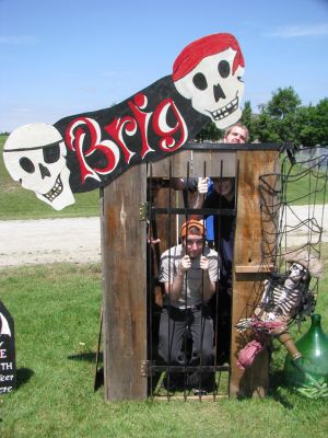 2(Sun) Pirate Festival - Brig
Magnet, Top, Snake, and Ben locked up where they belong.
Keywords: gathering10