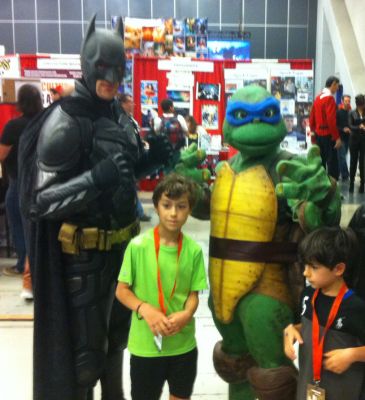Montreal Comiccon - Batman and Leonardo Cosplay
"Tall Spock" in the background there was our landmark for hourly meetups.
Keywords: gathering14;montreal comiccon