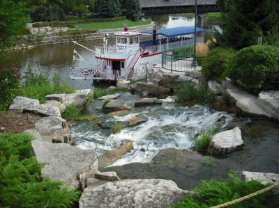 Frankenmuth - waterfall and boat
Just taking pictures of scenery now.
Keywords: gathering09