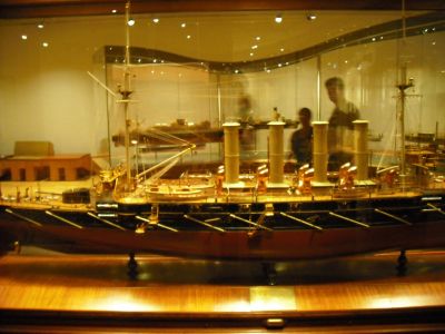 Art Gallery - Ship
Gauntlet and his girlfriend pass behind this piece from the model ship exhibit.
Keywords: gathering15;Shadow